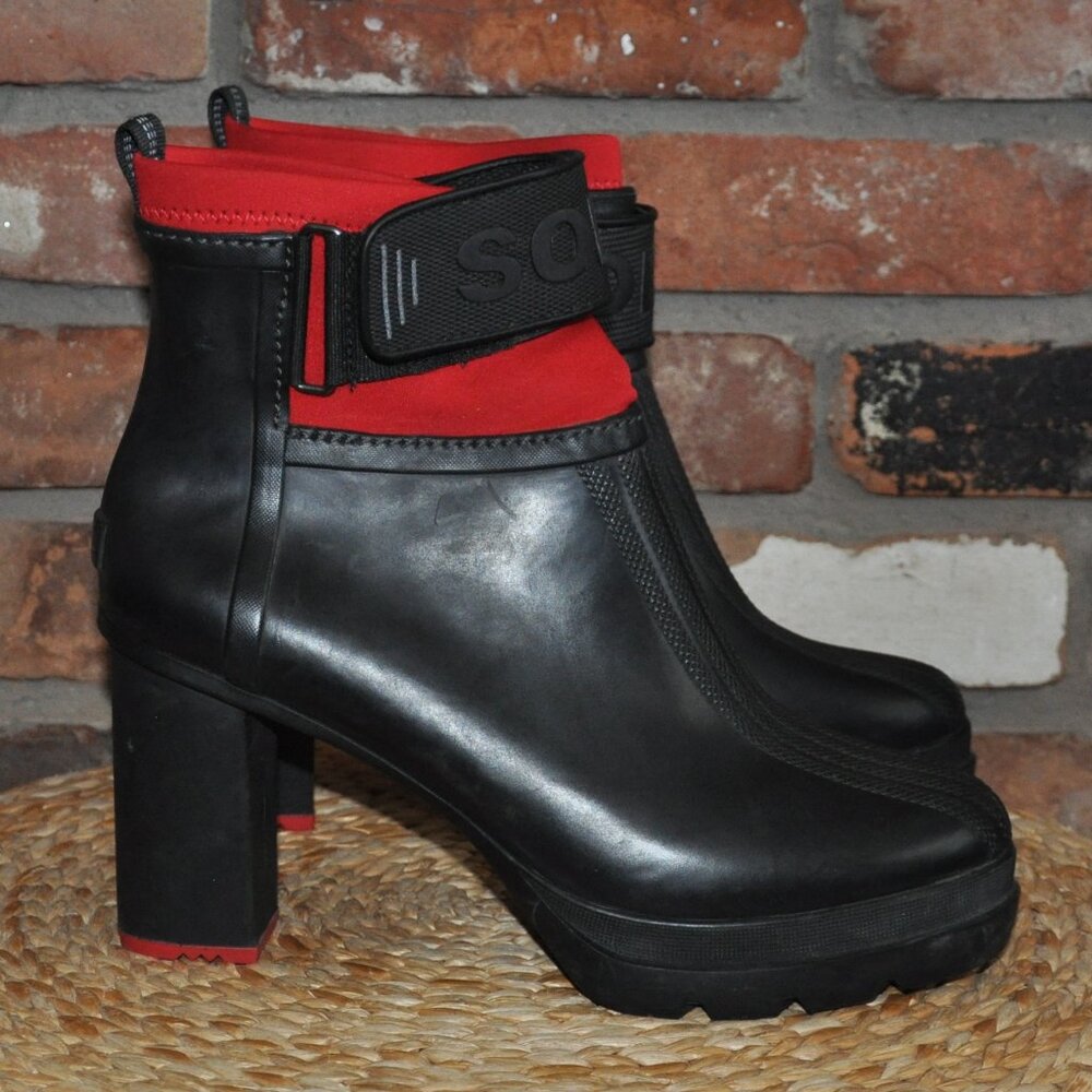 Sorel Medina 4" Chunky Heel, 1" Platform Rubber Rain Boots Festival Red Black 12